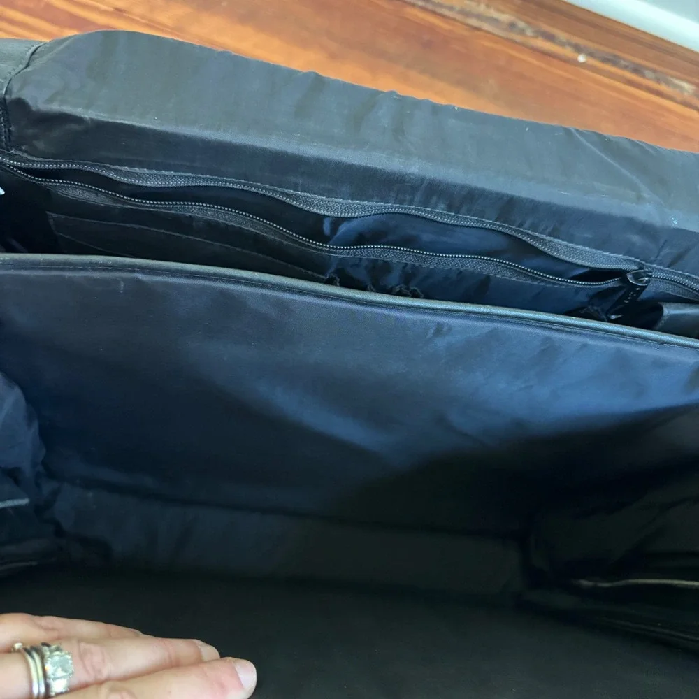 Frye Black Leather Briefcase Messenger Bag Business Laptop Satchel Work Tote